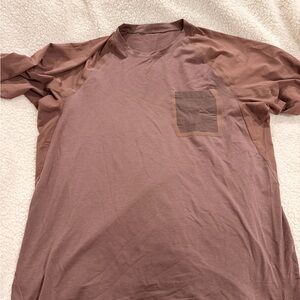 lululemon athletica Men's Short Sleeve Brown Tee